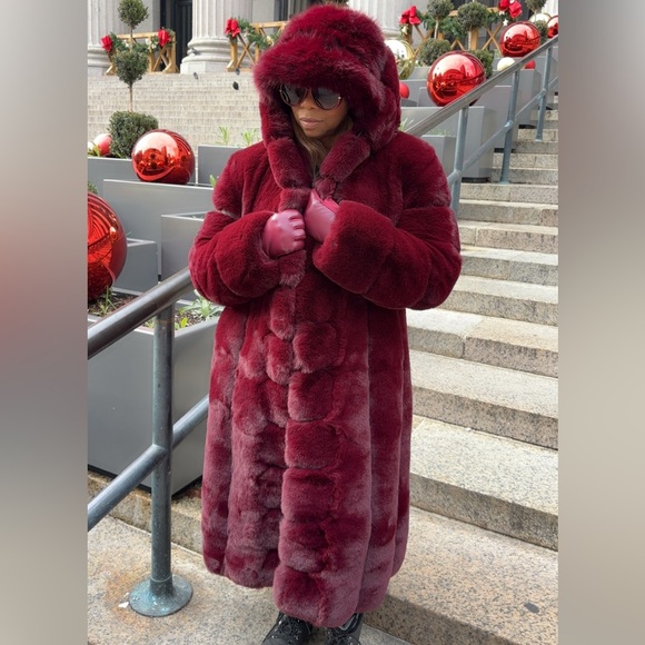 Luxurious Burgundy Faux Fur Coat With Hood - Picture 3 of 7
